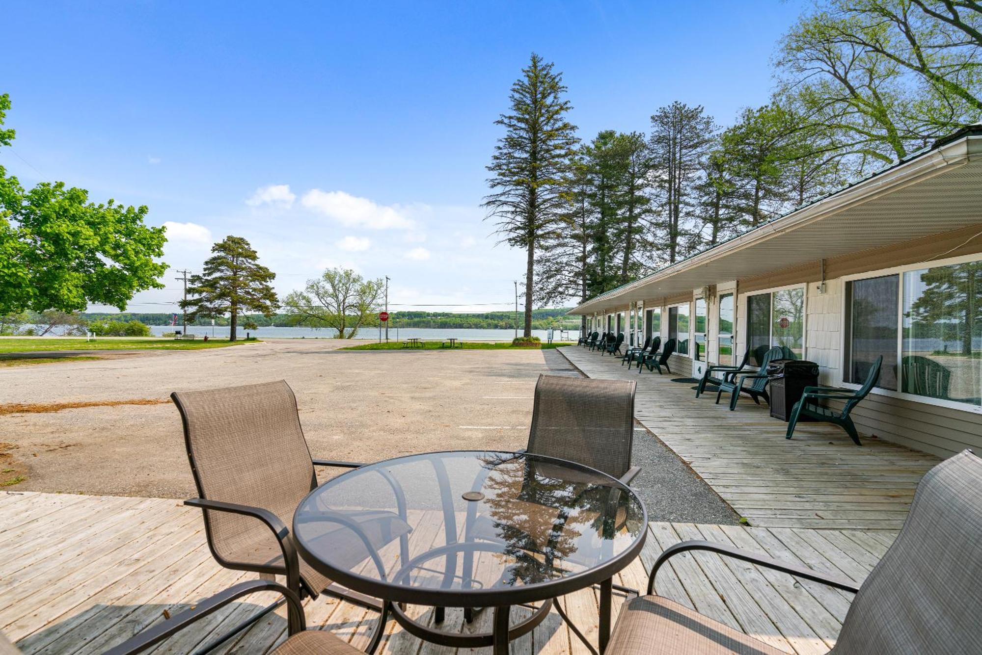 East Jordan South Arm Retreats汽车旅馆 外观 照片